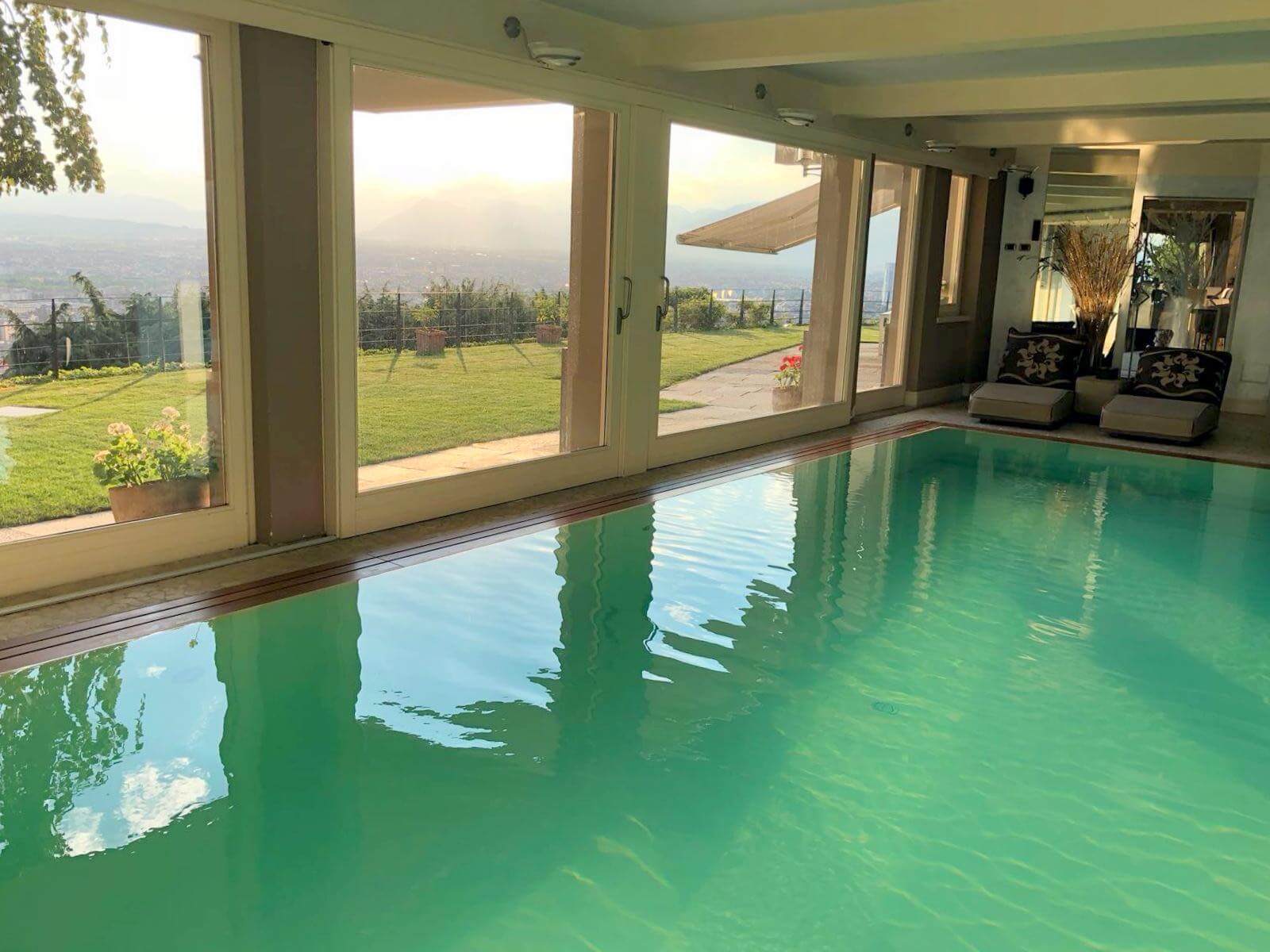 Splendida villa con piscina interna - Viale Seneca, San Vito - Torino